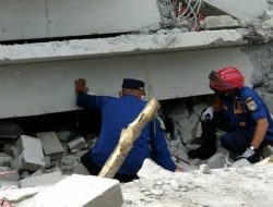 Kontruksi Bangunan SMAN 96 Jakarta Ambruk, 4 Orang Terluka