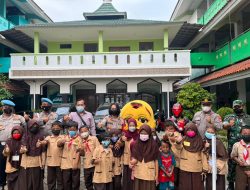 Meriahkan Pelaksana Vaksinasi Anak usia 6-11 Tahun di SDN 05 Jelambar Baru