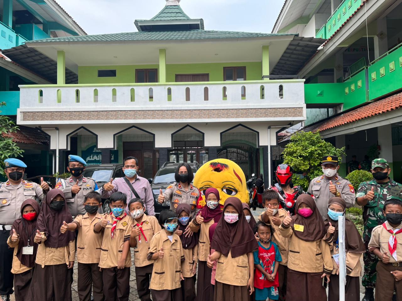 Meriahkan Pelaksana Vaksinasi Anak usia 6-11 Tahun di SDN 05 Jelambar Baru 1 IMG 20211215 WA0004