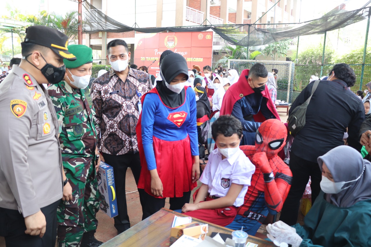 Berkostum Ala Super Hero, Cara Polres Kendal Menarik Anak Untuk Mau Divaksin 1 IMG 20211222 WA0026 1
