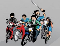 Beredar Video Seorang Anggota Geng Motor Ditangkap di Rumahnya, Diduga Lokasi di Tangerang Kota