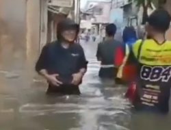 Banjir Rob Genangi Rumah Warga di Kelurahan Ancol