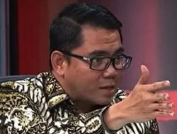 Arteria Dahlan Minta Kejati Berbahasa Sunda Dipecat, Begini Tanggapan Ridwan Kamil