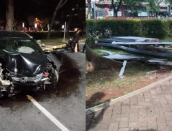 Sebuah Mobil Tabrak Tiang Neonbook di Menteng Jaksel, Pengemudi Diduga Mengantuk