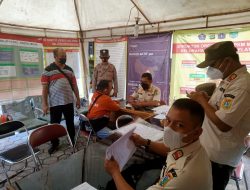 Razia Masker di Pos Pengumben Jakarta Barat, Sebanyak 23 Warga Kena Teguran