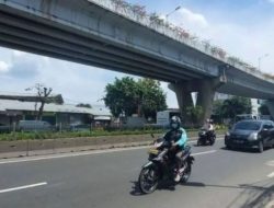Pengendara Motor Lintasi Flyover Pesing, Polisi Bakal Tindak Tegas