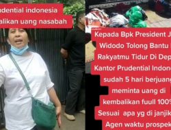 Sejumlah Orang Diduga Korban Perusahaan Asuransi Melakukan Aksi Tidur di Depan Gerbang Gedung