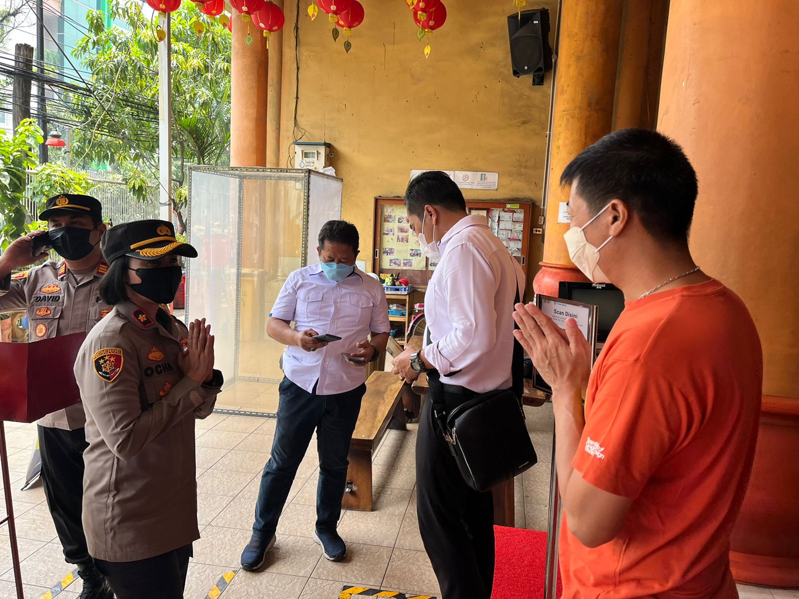 Jajaran Polsek Tanjung Duren Kunjungi Vihara, Pastikan Perayaan Imlek Berjalan Lancar dan Taat Prokes 1 IMG 20220201 WA0000