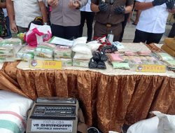 Satres Narkoba Polres Jakbar Musnahkan Ratusan Kilogram Narkotika