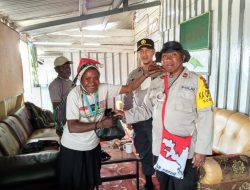 Polres Intan Jaya Lakukan Pendekatan Kesejahteraan Bagi KKB Papua
