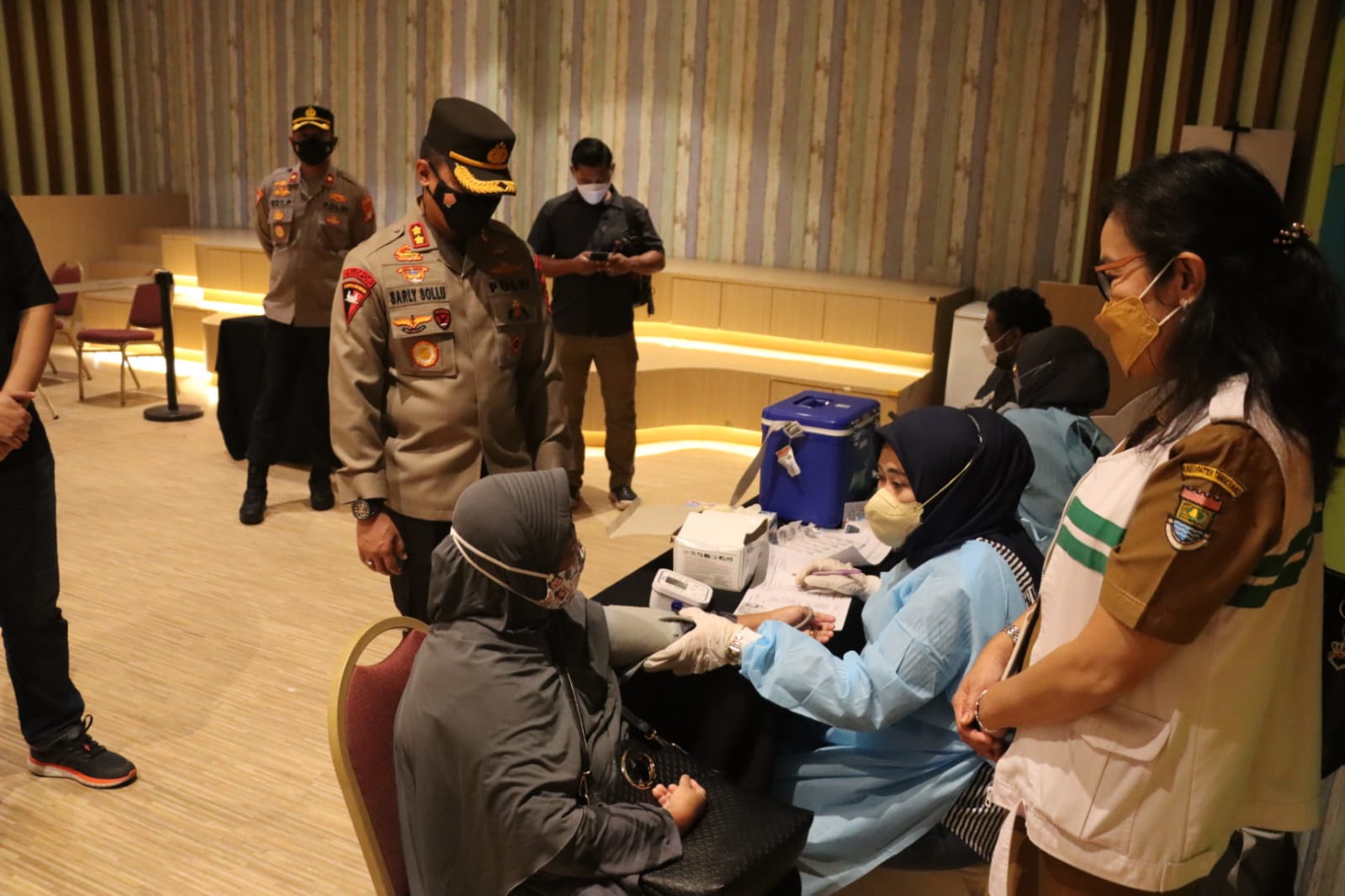 Lagi, Vaksinasi Lansia dan Booster Polres Tangsel Sasar Mall 1 IMG 20220221 WA0010