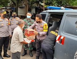 Polsek Kembangan Salurkan Sembako Kepada Warga Terdampak Covid-19
