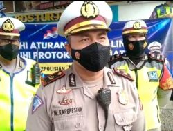 Polisi Bagikan Makanan dan Masker Gratis Saat Ops Keselamatan Jaya 2022