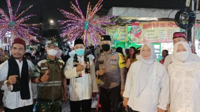 Sambut Ramadhan, Warga di Jakarta Barat Gelar Pawai Obor