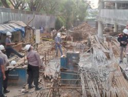 2 Pekerja Proyek Tewas Tertimpa Besi Coran 2 Ton di Tangerang