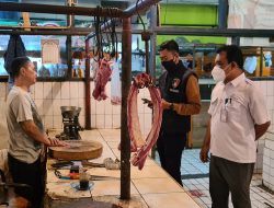 Tinjau Stok Bahan Pangan, Polres Jakbar Pantau ke Sejumlah Pasar di Jakbar