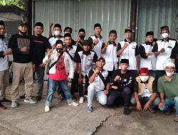 Jalin Kepedulian, Ormas Forkabi DPRT Duri Kepa Bagikan 1000 Takjil