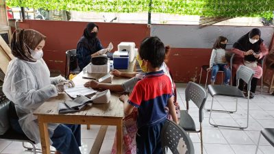 Sebanyak 100 orang Laksanakan Vaksin Booster di Gerai Pasar Jabon Meruya Utara