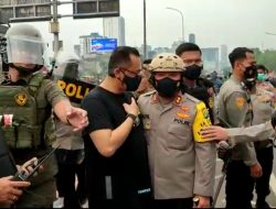 Aksi Demo Didepan Gedung DPR/MPR Ricuh