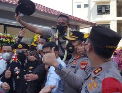 Suasana Haru Hiasi Acara Lepas Sambut Kapolres Jakbar