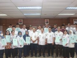 Asisten Pemerintahan Serahkan SK Pensiun kepada 21 ASN