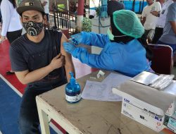 Gandeng Polsek Jatinegara, Lapas Cipinang Berikan Vaksinasi Boster Warga Binaan