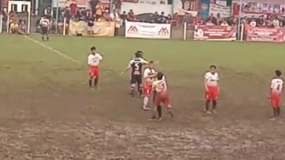 Norak! Dewan Tangsel Pukul Wasit dalam Pertandingan Tarkam