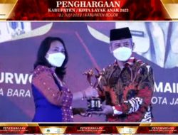 Wali Kota Jakarta Barat Terima Penghargaan Kota Layak Anak