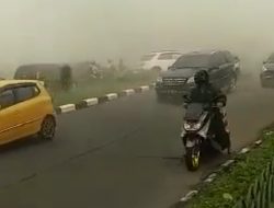 Kepulan Asap Terlihat di Jalan Raya, Diduga Terjadi di Kawasan Sektor 9 Bintaro