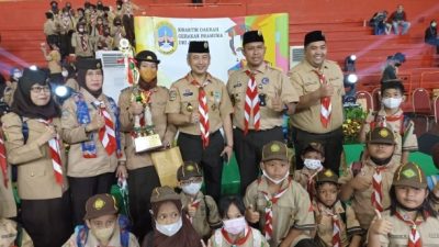 Wali Kota Jakarta Barat Terima Penghargaan Darma Bakti Oleh Kadispora DKI