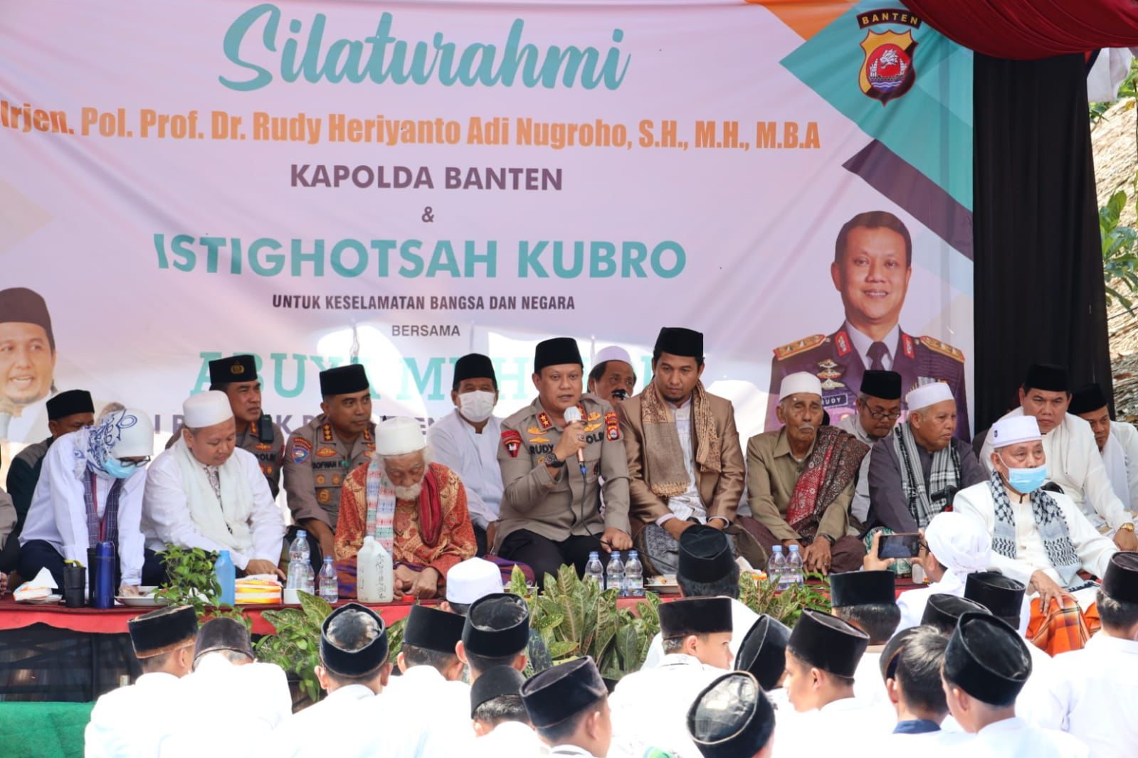 Kapolda Banten Ikuti Istigosah Qubro Bersama 2.500 Kyai Banten 1 IMG 20220914 WA0013