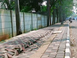 Belum Setahun Dibangun, Trotoar Rp3,7 Miliar di Puspemkot Tangerang Sudah Rusak!