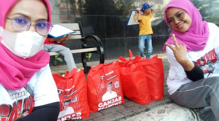 Relawan Ganjar Pranowo Bagikan Sembako di Jakarta Barat, Kampanye? 1 IMG 20220911 142139