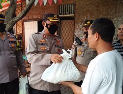 Polsek Kebon Jeruk Salurkan Bantuan Kepada Korban Kebakaran