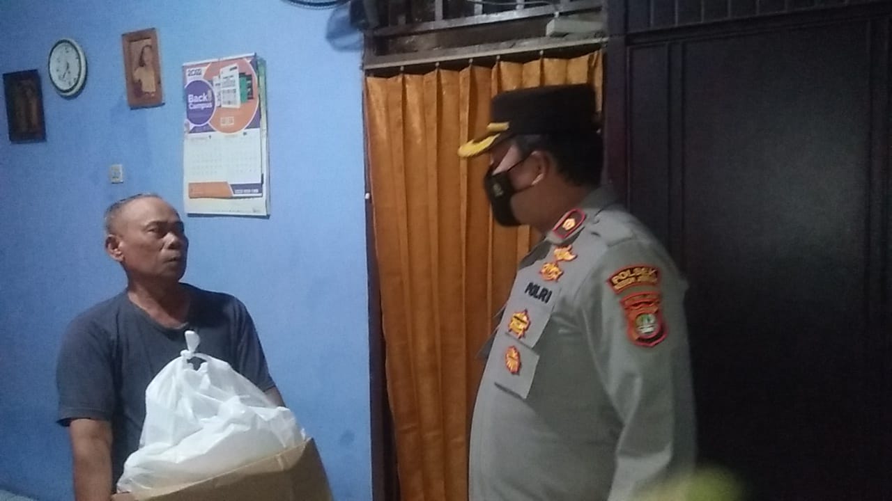 Polsek Kebon Jeruk Salurkan Bantuan ke Anak yang Derita Ginjal Akut 1 IMG 20221026 WA0020