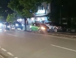 Penyebab Macet di Jalan Meruya Utara Ada Mobil Mogok di Dapan TPU Kubat