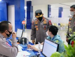 Sidak Satpas SIM Polda Metro, Kapolri Minta Warga yang Gagal Ulang di Hari yang Sama