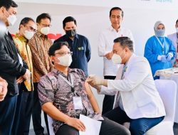 Jokowi Luncurkan Vaksin IndoVac Produksi Dalam Negeri