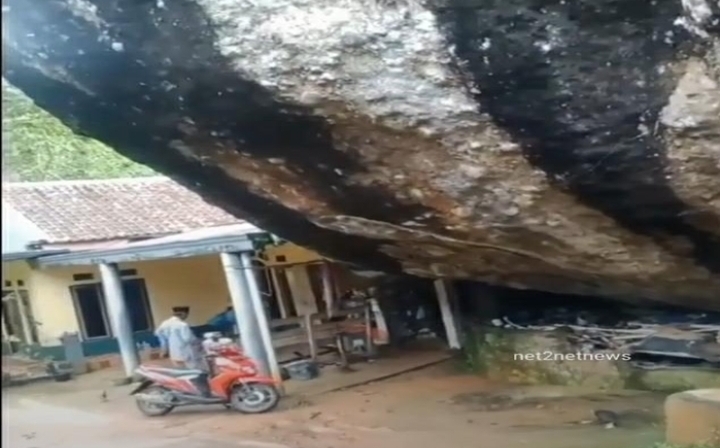 Viral Batu Raksasa di Cianjur, Tak Bergerak Sedikitpun Meski Diguncang Gempa dan Longsor 1 Screenshot 20221028 231004 Chrome
