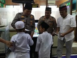Polsek Kebon Jeruk Salurkan Santunan Anak Yatim Piatu di Kedoya Utara