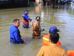 Pantau Banjir, Arief Disemprit Warganet: Nyemplung Terus Tiap Tahun Ya Pak Berubah Kaga!