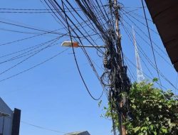 Kabel Semrawut di Kembangan Akan Diputus, Usai Ada Kecelakaan Akibat Tersangkut Kabel