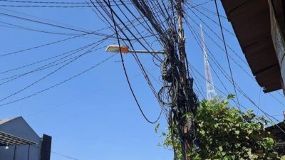 Kabel Semrawut di Kembangan Akan Diputus, Usai Ada Kecelakaan Akibat Tersangkut Kabel