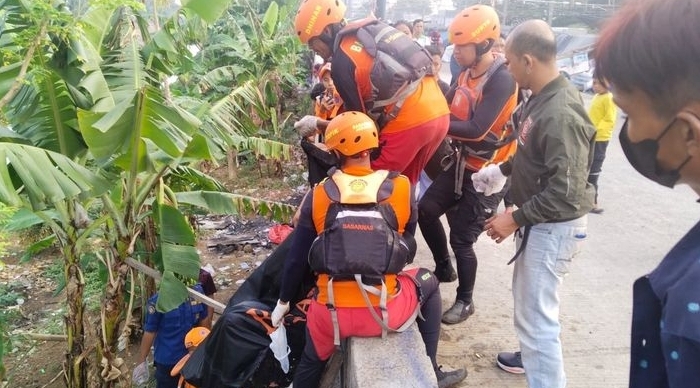 Tim Sar Akhirnya Temukan Jasad Haerudin Warga Palmerah yang Lompat dari Fly Over ke BKB 1 Screenshot 20230903 174010 Instagram
