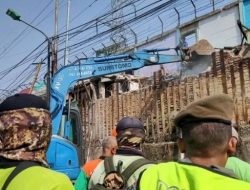 Sebanyak 35 Bangunan Liar di Jakbar yang Diduga Jadi Tempat Prostitusi Dibongkar