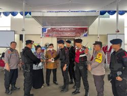 185 Gereja di Jakarta Barat Rayakan Ibadah Natal, Polres Jakbar Terjunkan Tim Gegana Sterilisasi Gereja
