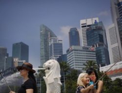 Lonjakan Kasus Covid-19 di Singapura Makin Ngeri, Sandiaga: Wisata di Indonesia Saja