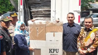 KPU Jakarta Barat Distribusikan Logistik Pemilu ke Kecamatan se-Jakbar 