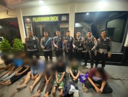 Gagalkan Aksi Tawuran, Tim Patroli Perintis Presisi Polres Metro Jakarta Barat Amankan 16 Remaja dan Sejumlah Senjata Tajam Hingga Molotov