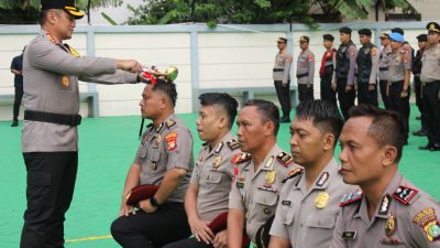 Awal Tahun Baru 2024, Sebanyak 108 Personel Polres Jakarta Barat Dapat Kenaikan Pangkat